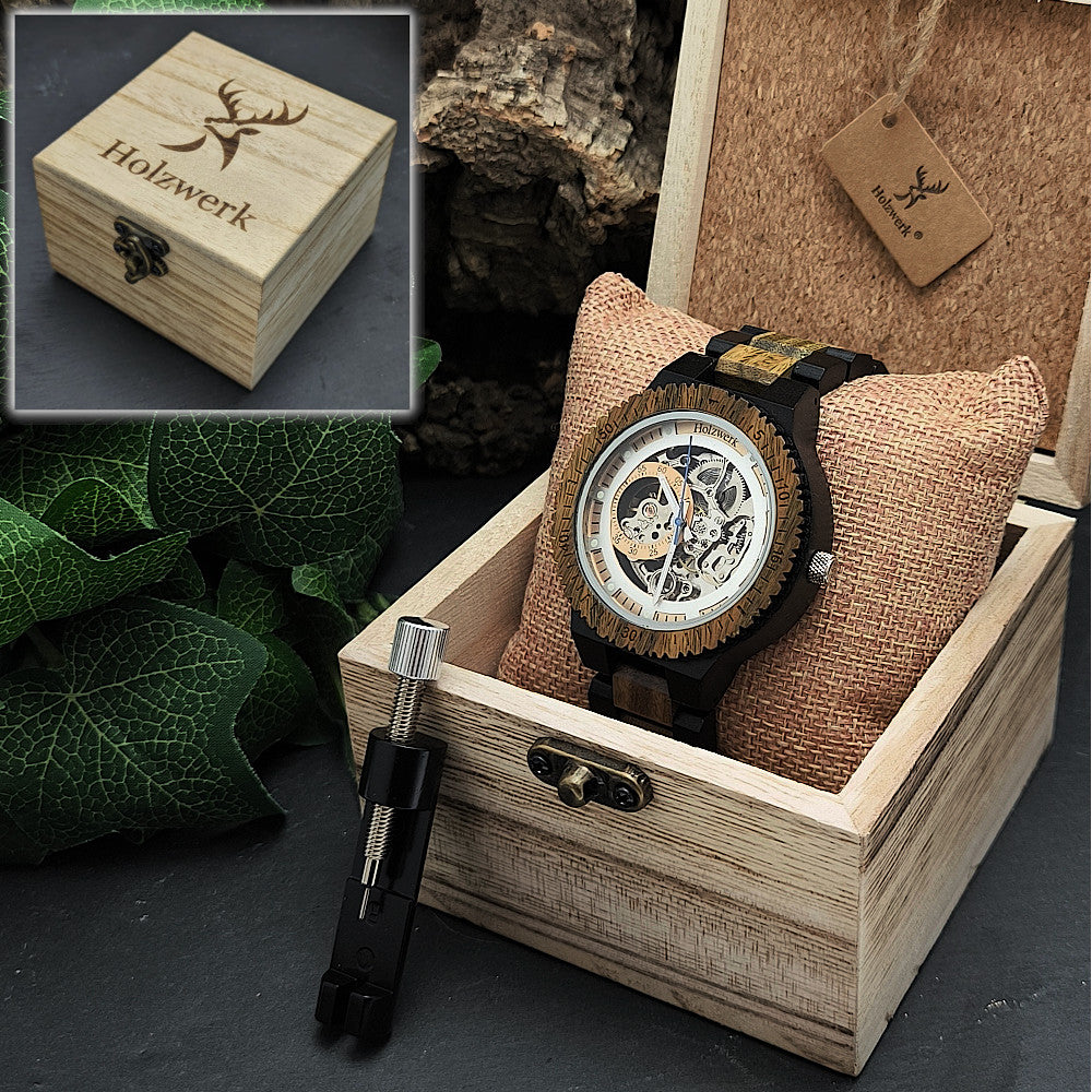 Holzwerk DANNENBERG mechanische Herren Automatik Holz Uhr in Braun mit silber-weißem Ziffernblatt und offener Unruhe in Holzwerk Uhrenbox