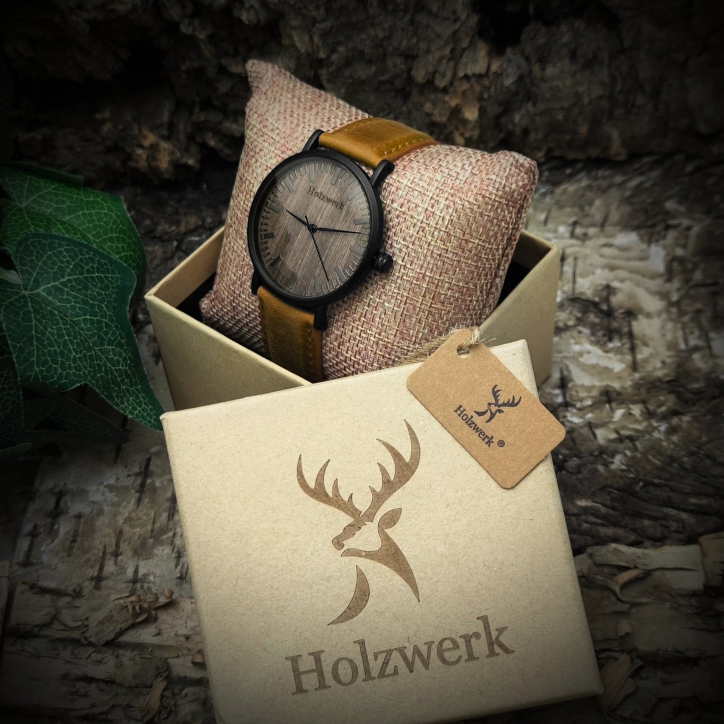 Holzwerk BURGAU Unisex-Uhr aus Holz mit grau-braunem Ziffernblatt und braunem Lederarmband in Holzwerk Verpackung