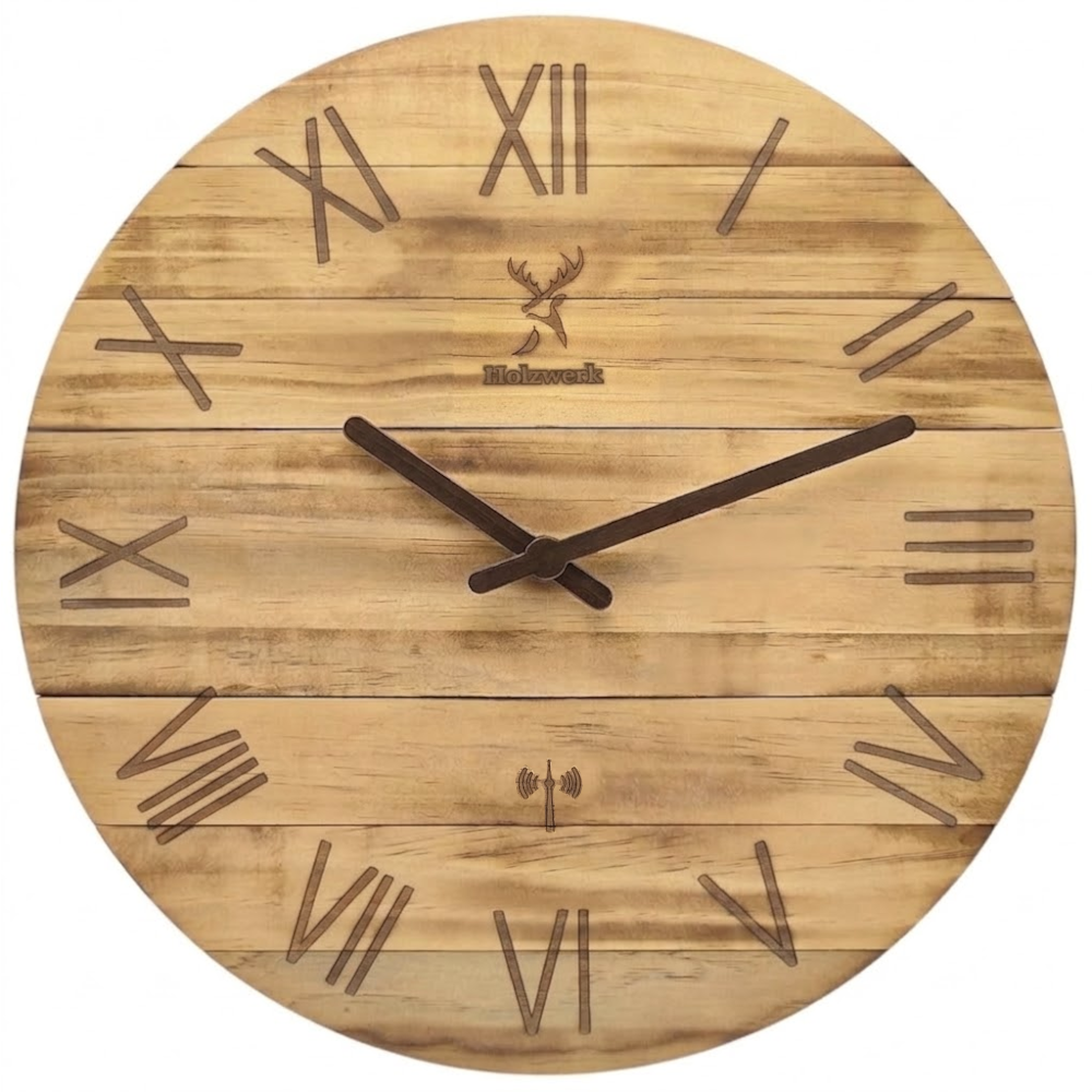 Holzwerk NEUBURG (FUNK) 35 cm moderne Holz-Funk Wanduhr in beige und braun aus Vollholz mit römischen Ziffern als Frontansicht