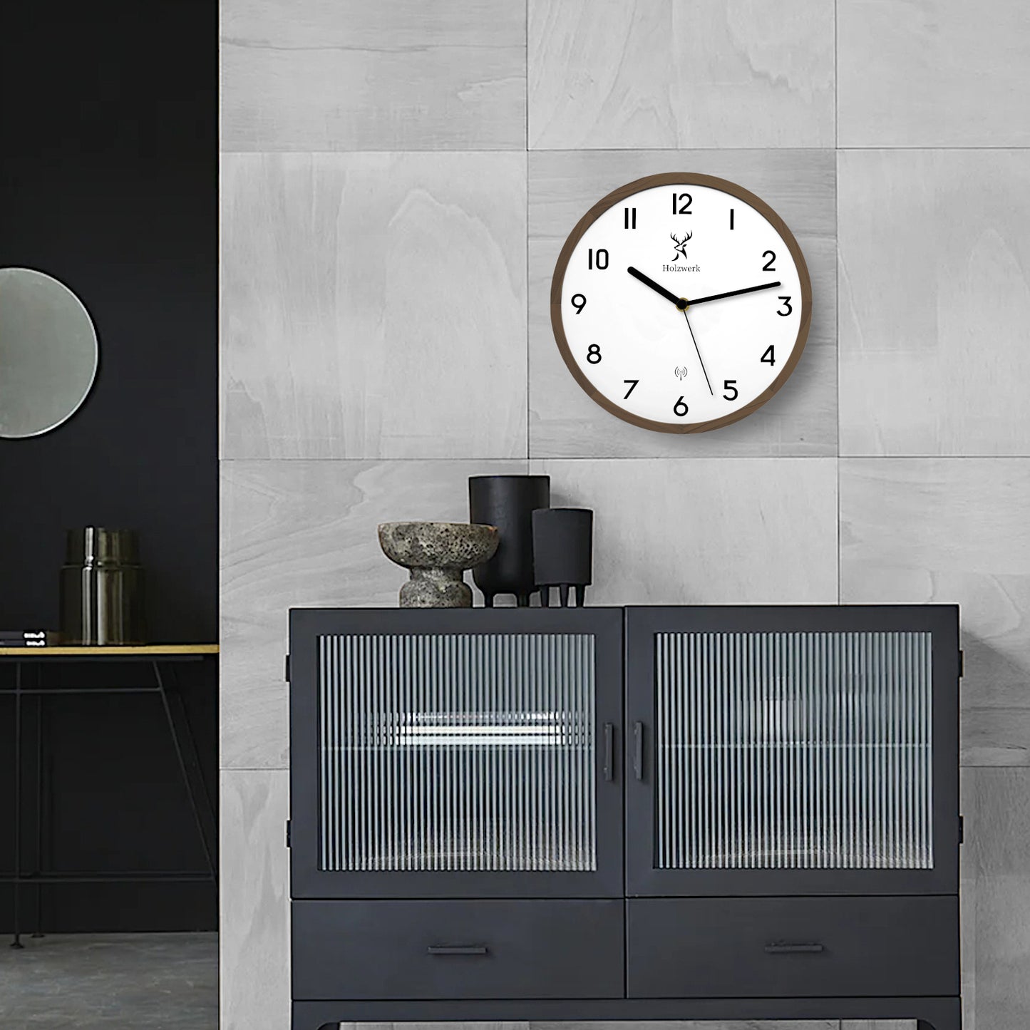 Holzwerk PAPENBERG Holz Funkwanduhr, moderne Designer Quarz Wanduhr, 25 cm ohne Tick Geräusche in braun und weiß, Wandmontage