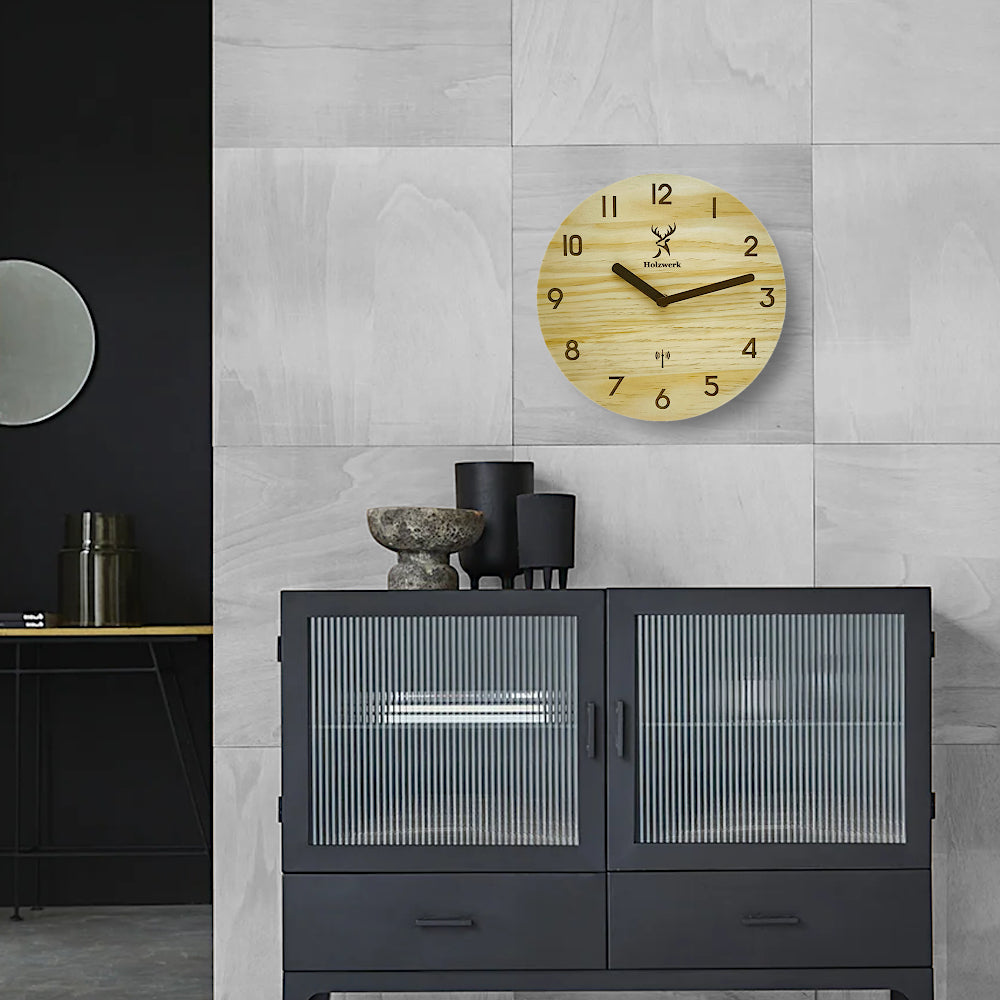 Holzwerk WEILBURG moderne Funk- Wanduhr aus Holz in Beige und Braun mit 25 cm Durchmesser und geräuschlosem Uhrwerk, Wandmontage