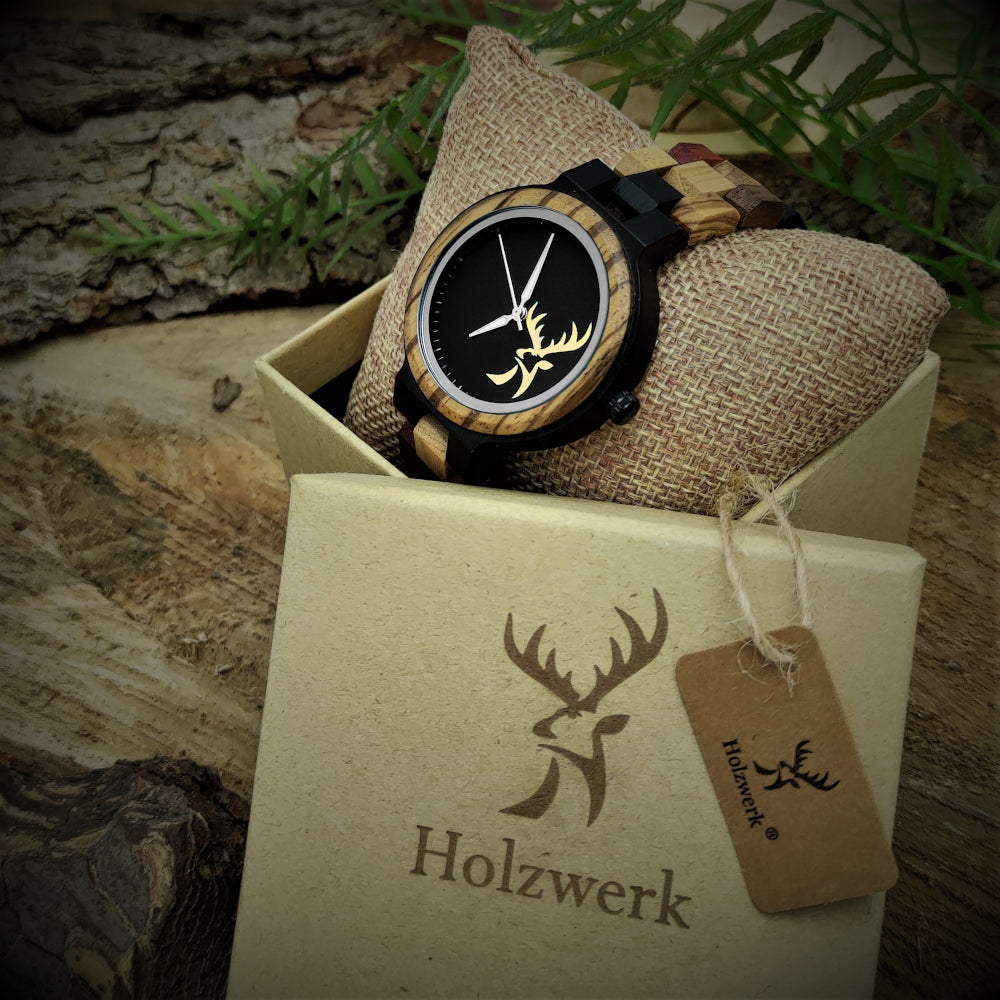 Holzwerk AHLEN kleine Damen Holzuhr aus Holz mit beige-schwarzem Zifferblatt und Hirschlogo in Holzwerk Verpackung