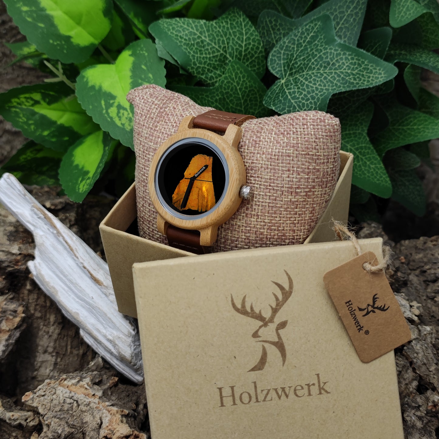 Holzwerk GARBSEN Damen Uhr mit Epoxidharz Zifferblatt, Mineralglas und braunem Lederarmband in Holzwerk Verpackung