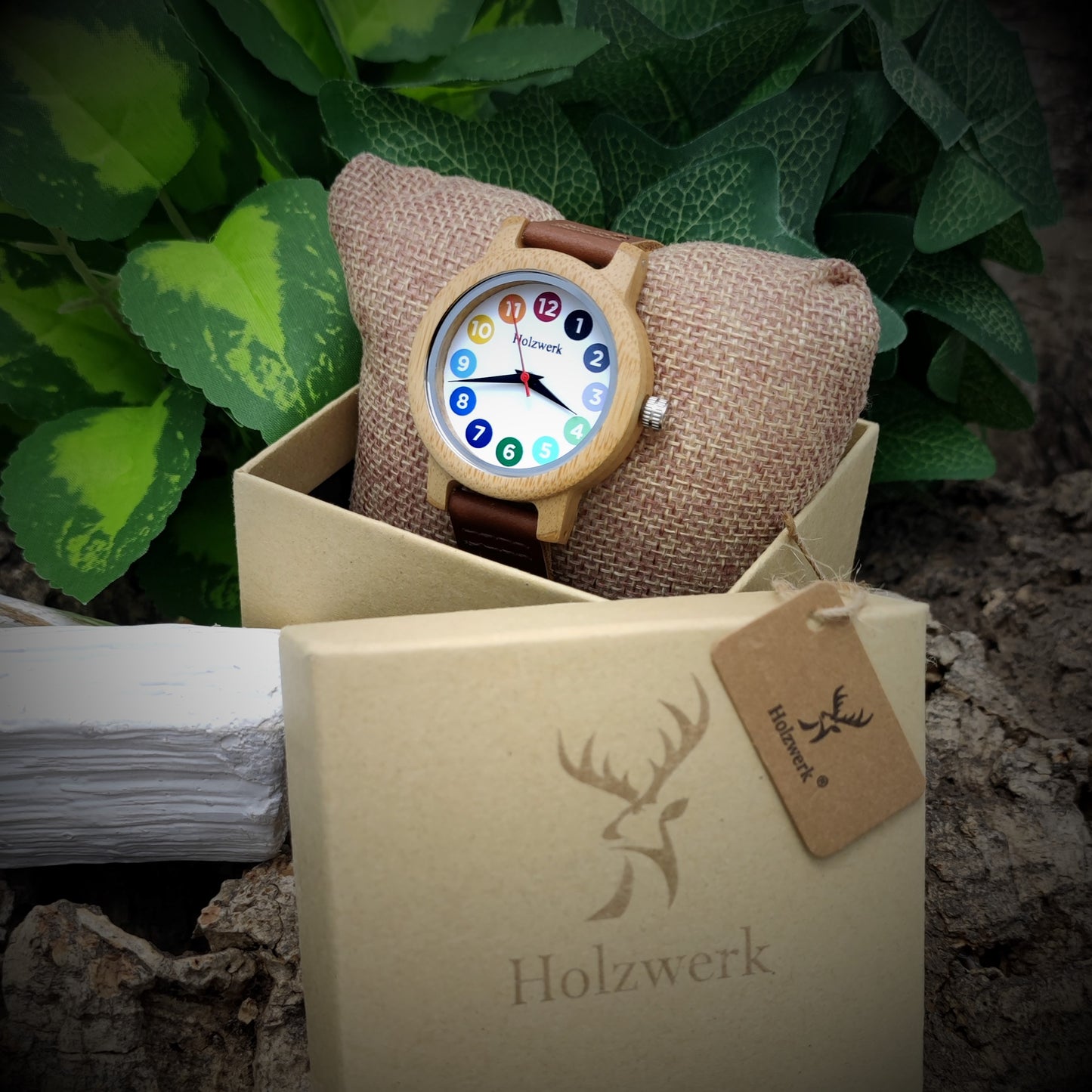 Holzwerk RAINBOW BROWN Damen und Kinderuhr aus Holz mit braunem Lederarmband und bunten Ziffern in Holzwerk Verpackung