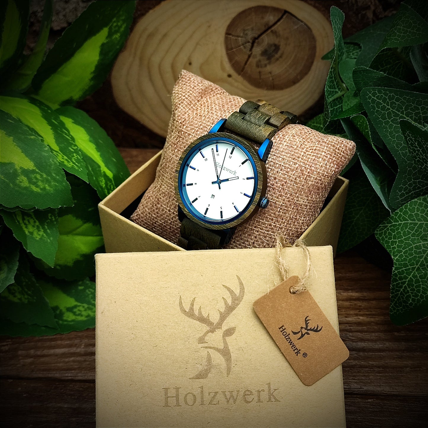 Holzwerk FLENSBURG Herrenuhr in Metallic Blau und Oliv Grün sowie Datumsanzeige in Holzwerk Verpackung
