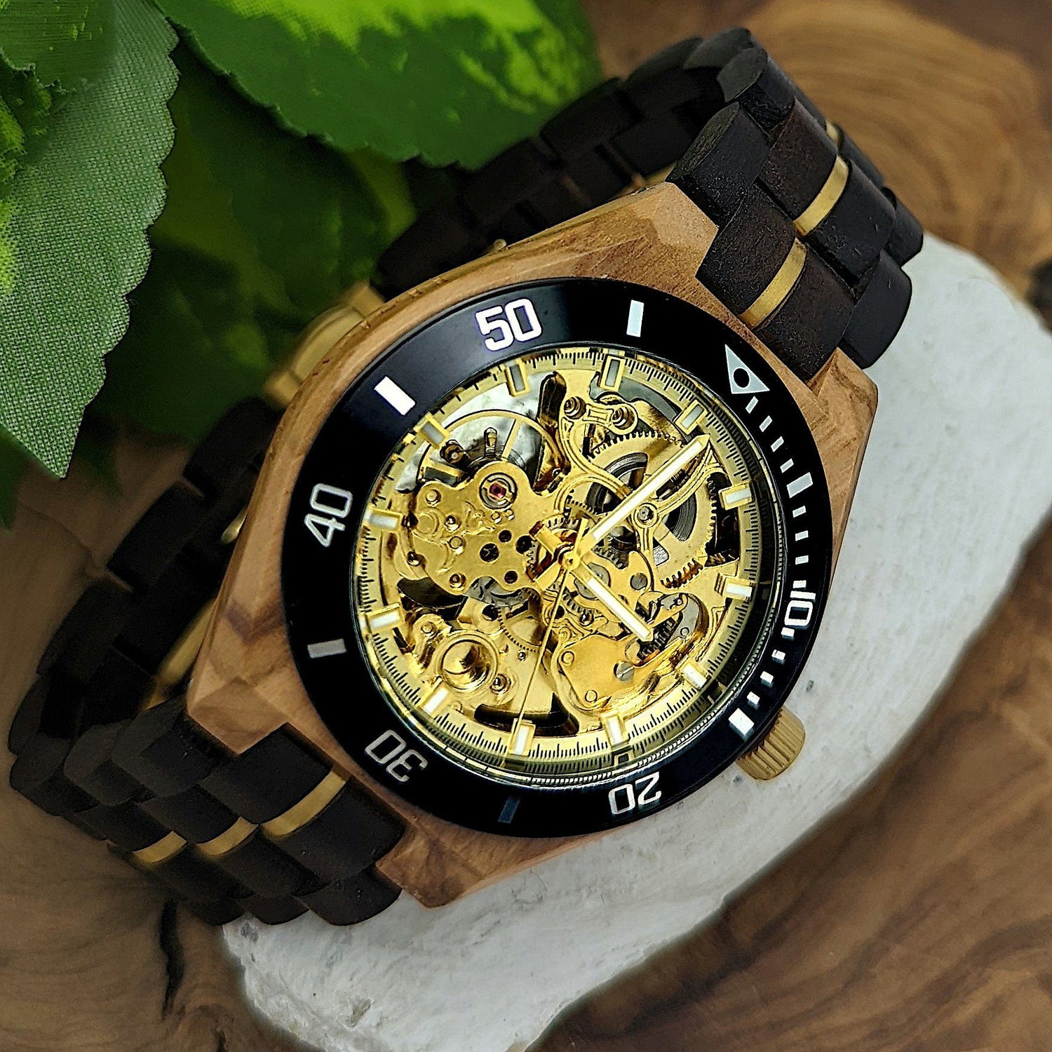 Uhren aus Holz große Auswahl Holzwerk verschiedene - – Varianten 