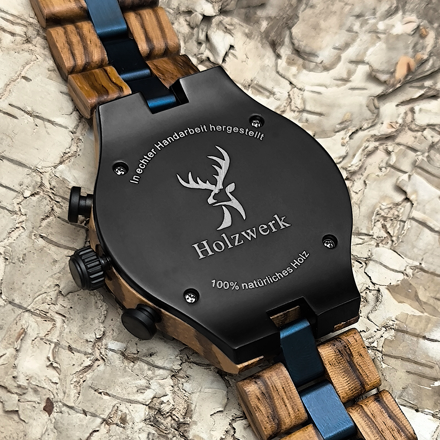 Holzwerk BERGEN Chronographen-Uhr aus Zebra-Holz mit Chronographen und Datumsanzeige, Detailaufnahme des Gehäusebodens