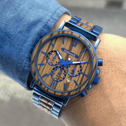 Holzwerk BERLIN Chronographen-Uhr aus Zebrahholz mit Chronographen, Datumsanzeige und blau-braunem Zifferblatt am Handgelenk