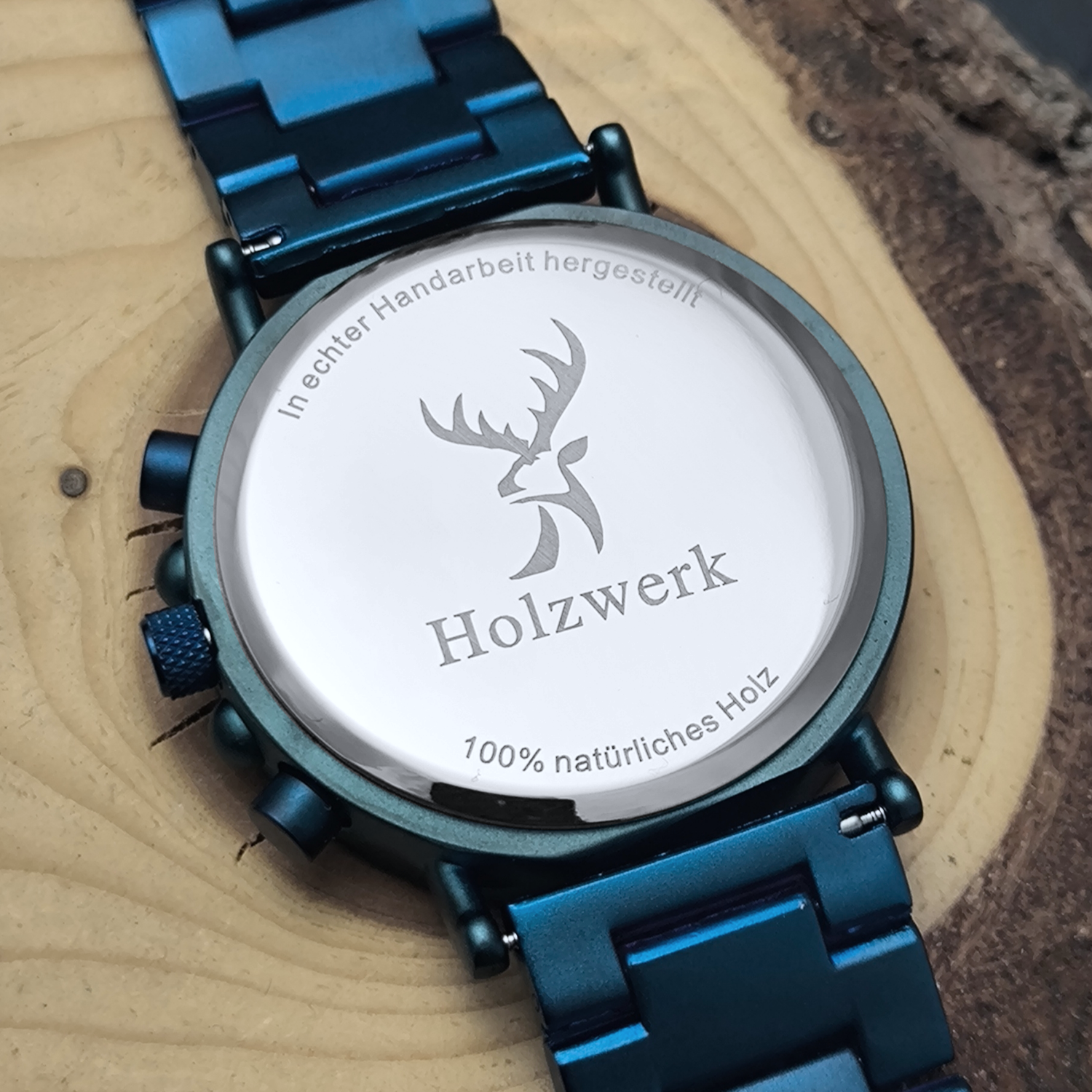 Holzwerk BERLIN Chronographen-Uhr aus Zebrahholz mit Chronographen, Datumsanzeige, Detailansicht des Gehöusebodens