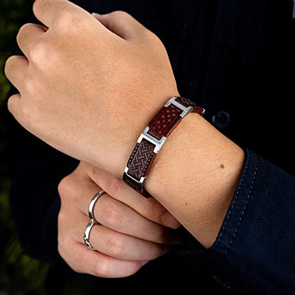 Holzwerk CLASSEE Armband aus Sandelholz und Edelstahl in Silber und Braun mit Gliederdesign am Handgelenk