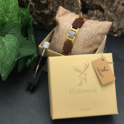 Holzwerk EIBSEE Armband aus Sandelholz und Edelstahl in Braun und Gold mit Gliederdesign in Holzwerk Verpackungsbox