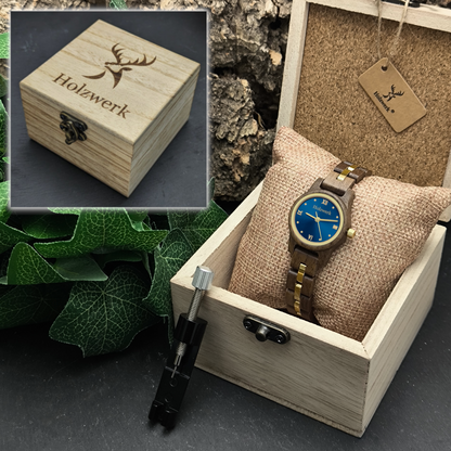 Holzwerk ELLINGEN Damen Armbanduhr aus Walnussholz mit blau-goldenem Zifferblatt und römischen Ziffern in Holzwerk Verpackung