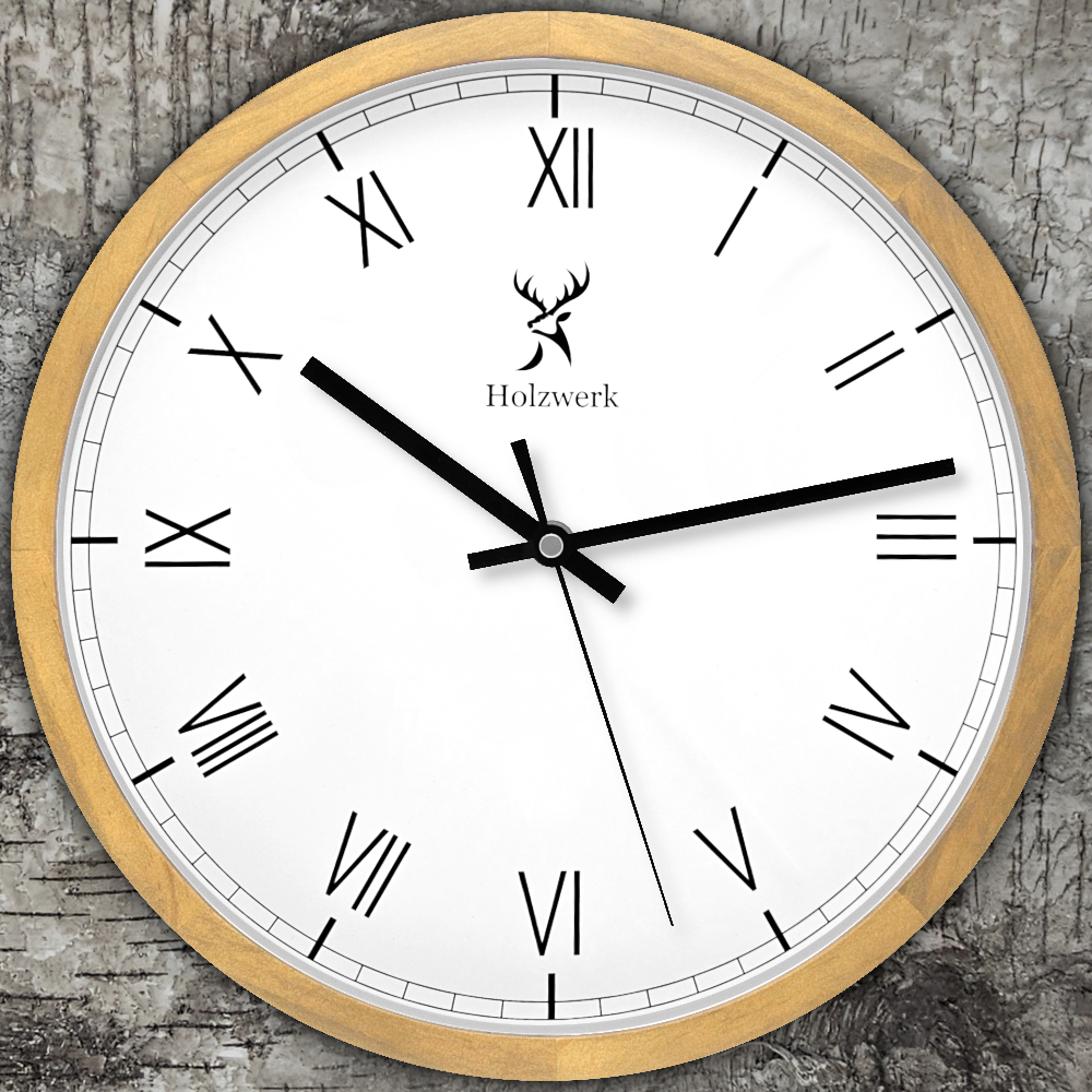 Holzwerk FREIBURG 30 cm moderne Holz-Quarz Wanduhr mit römischen Ziffern Frontansicht