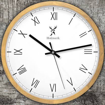 Holzwerk FREIBURG 30 cm moderne Holz-Quarz Wanduhr mit römischen Ziffern Frontansicht
