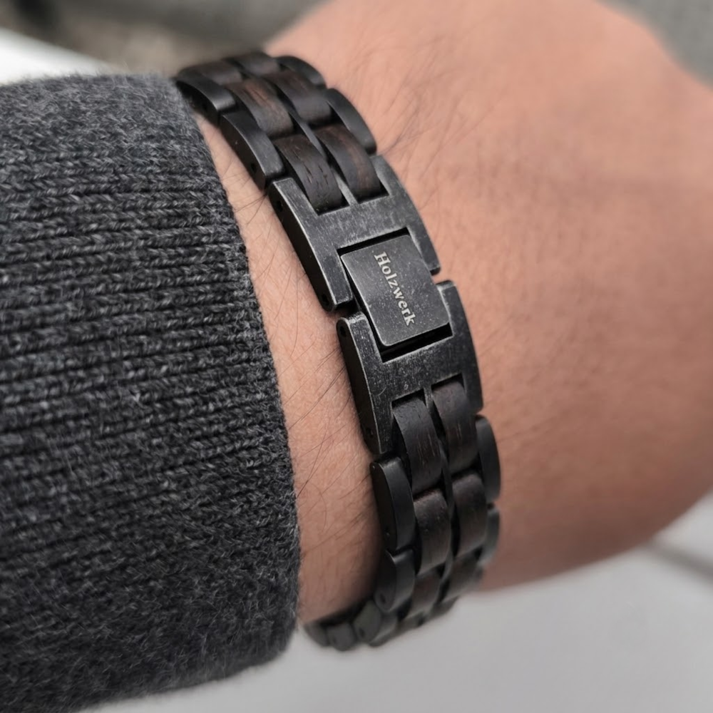 Holzwerk GAMENSEE anthrazit-graues  Holz Armband aus Ebonyholz und Edelstahl, am Handgelenk getragen