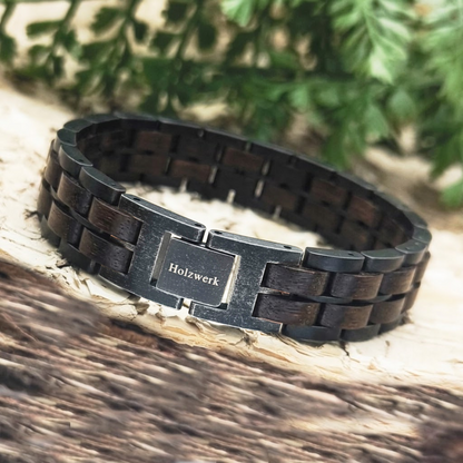 Holzwerk GAMENSEE anthrazit-graues  Holz Armband aus Ebonyholz und Edelstahl mit Gliederkonstruktion in Holzumgebung