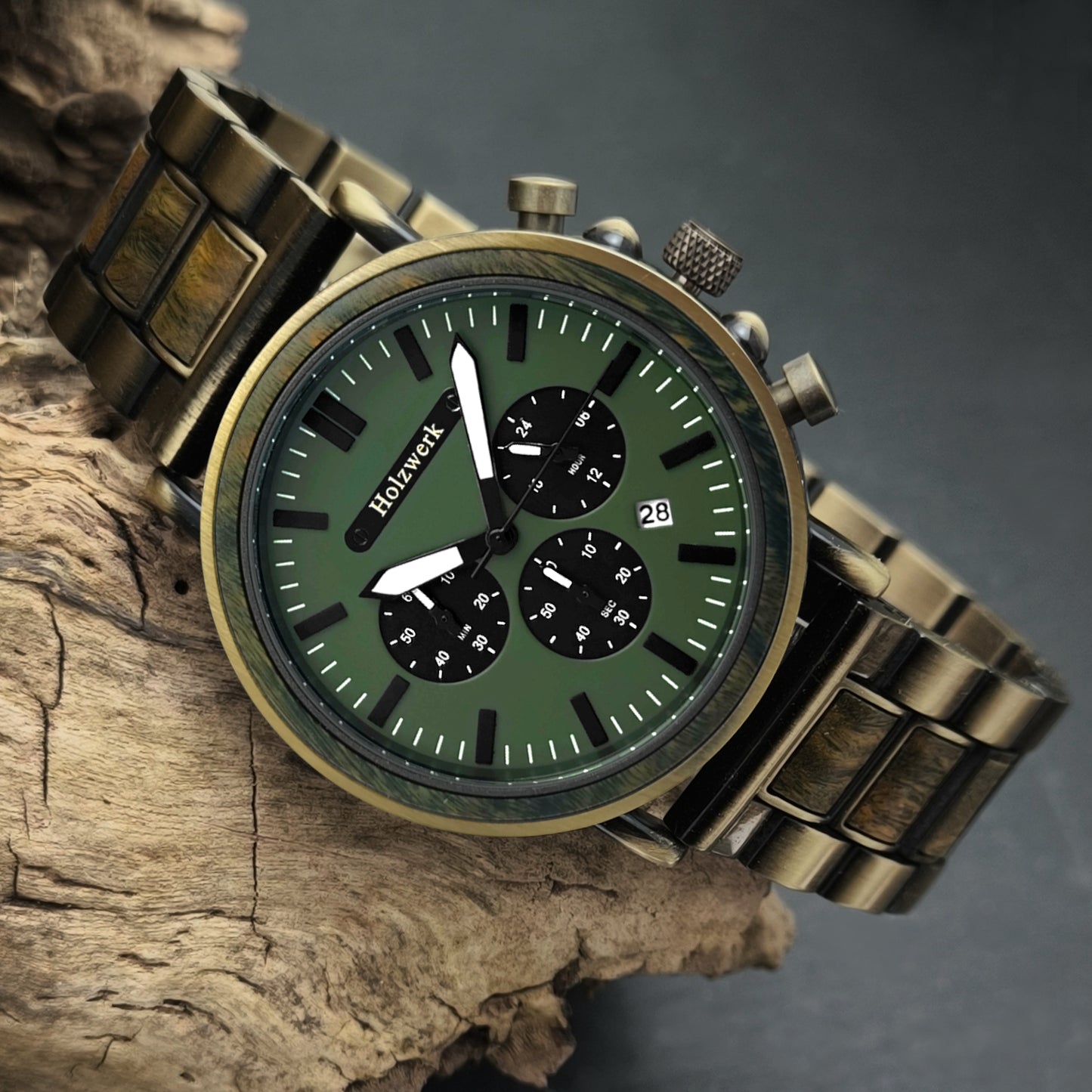 Holzwerk GIESINGEN Holz Uhr Chronograph mit Datum, Gold, Oliv Gruen, links liegend