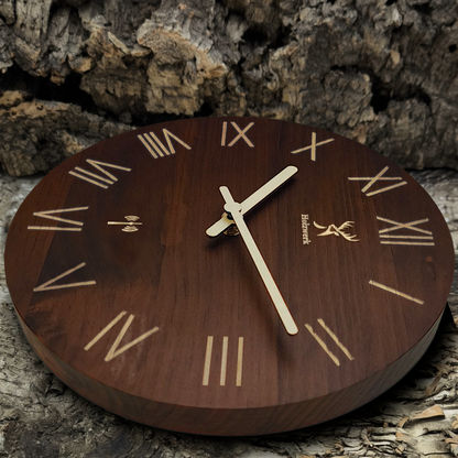 Holzwerk LAUENAU 40 cm robuste Vintage Holz-Funk Wanduhr aus Massivholz mit römischen Ziffern Seitenansicht rechts