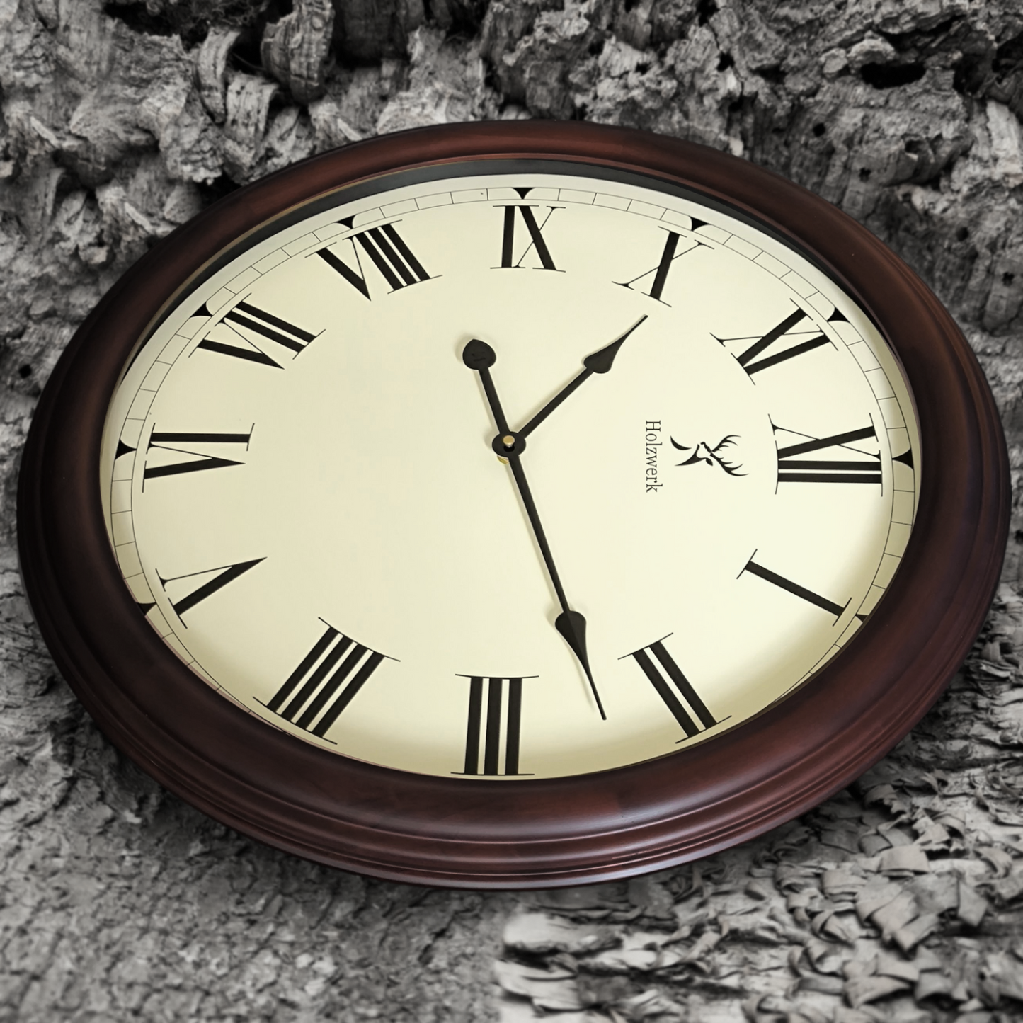 Holzwerk LEBACH 60 cm Vintage Quarz-Wanduhr mit Seitenansicht rechts und römischen Ziffern