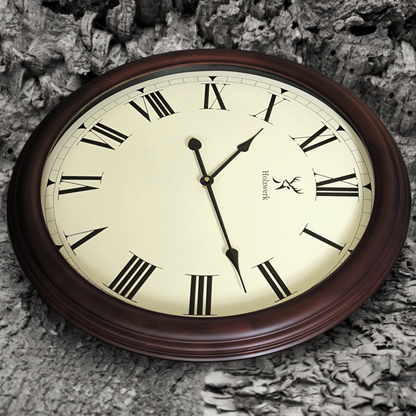 Holzwerk LEBACH 60 cm Vintage Quarz-Wanduhr mit Seitenansicht rechts und römischen Ziffern