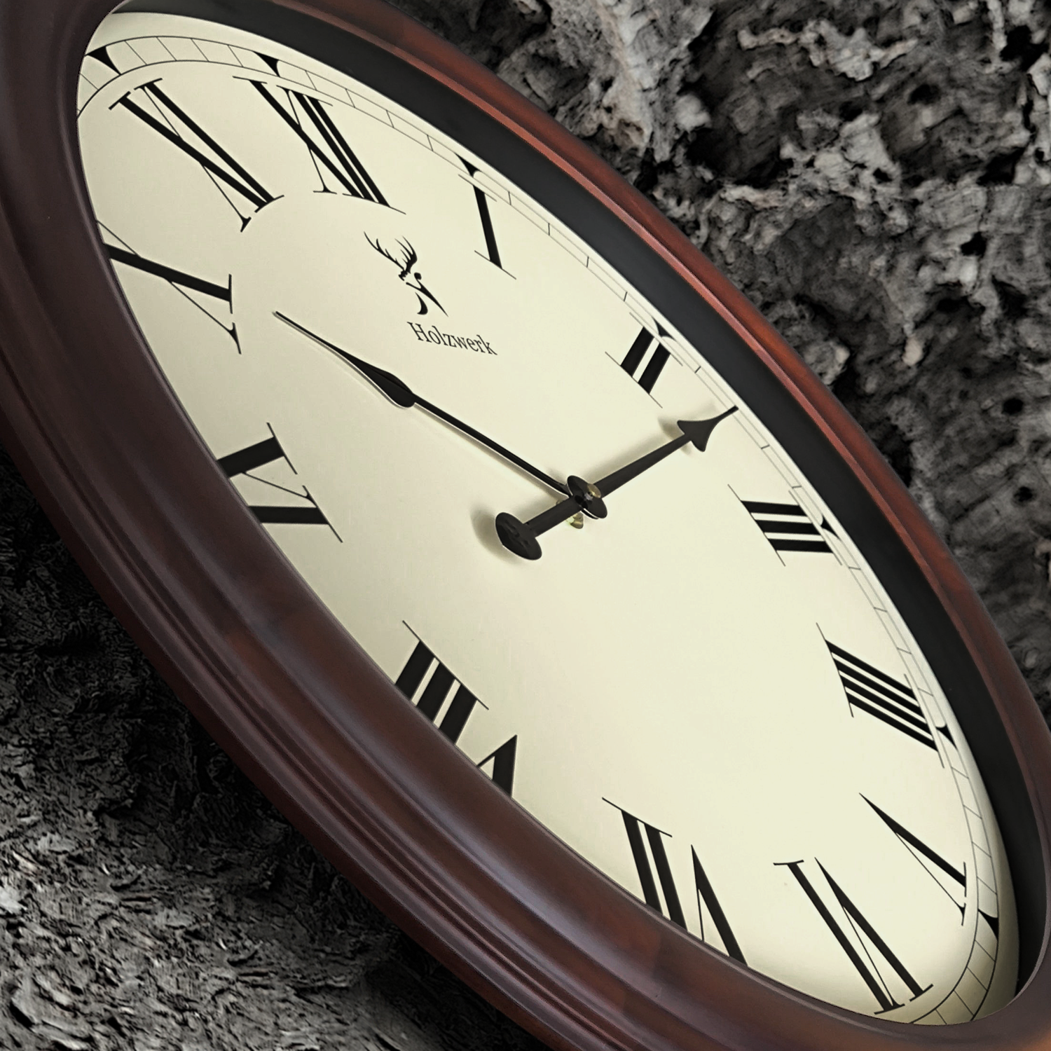 Holzwerk LEBACH 60 cm Vintage Quarz-Wanduhr mit Seitenansicht links und römischen Ziffern