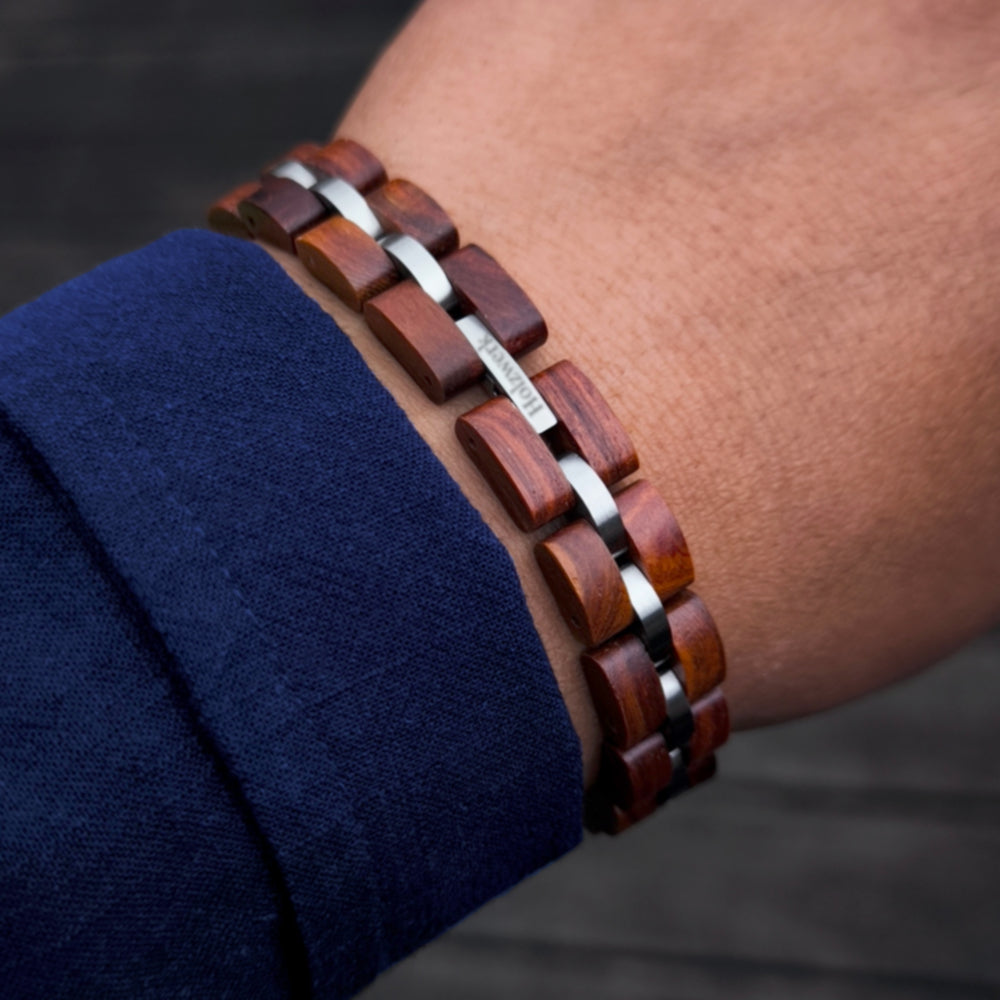 Holzwerk LEHMSEE braun-silbernes Holz Armband aus Sandel und Edelstahl mit Gliederkonstruktion am Handgelenk