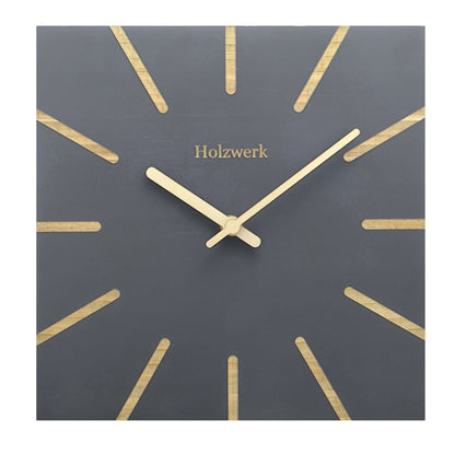 Holzwerk MAINBURG 25 cm Quarz-Wanduhr aus grauem Vollholz mit beige-grauem Zifferblatt und Holzzeigern, Frontansicht