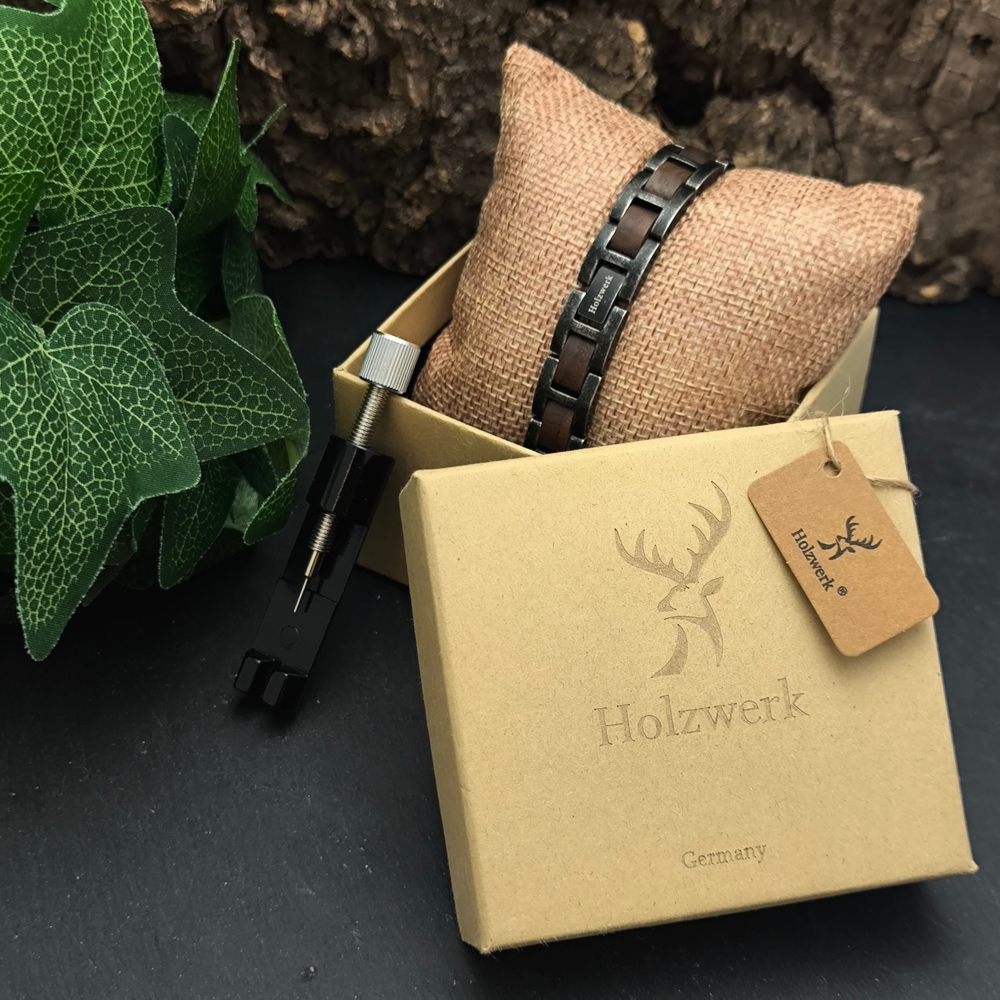 Holzwerk MASCHSEE braun-graues Holz Armband aus Walnussholz und Edelstahl mit Gliederkonstruktion in der Holzwerk Verpackung