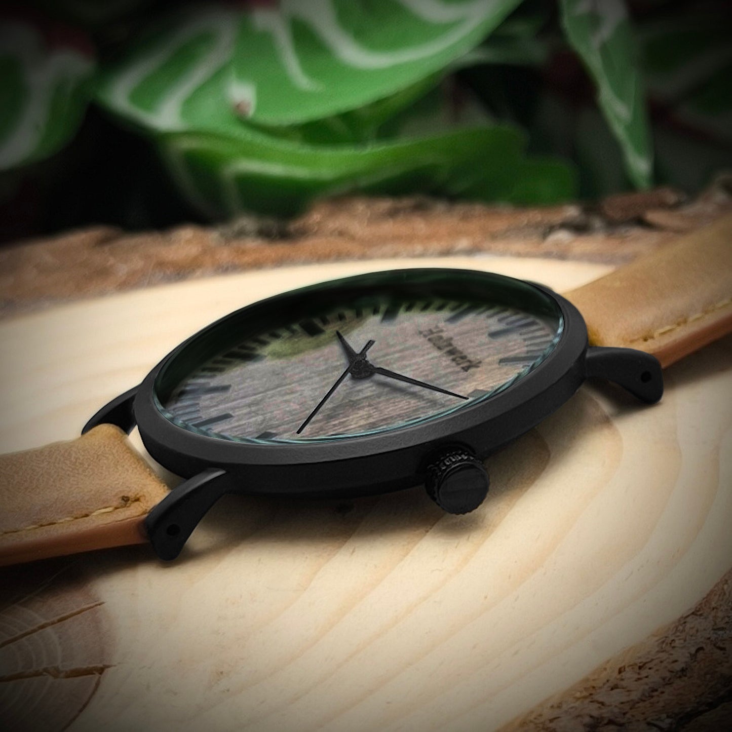 Holzwerk NECKAR Damen und Herren Leder & Edelstahl Holz Armband Uhr, Damenuhr, Herrenuhr, flache 4 mm Armbanduhr, Holzuhr, braun, schwarz, seitlich liegend