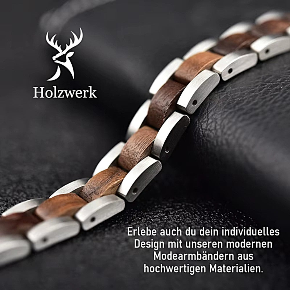 Detailaufnahme des Holzwerk PINNSEE Armbands aus Walnussholz und Edelstahl in Silber und Braun mit Gliederdesign und Klappverschluss