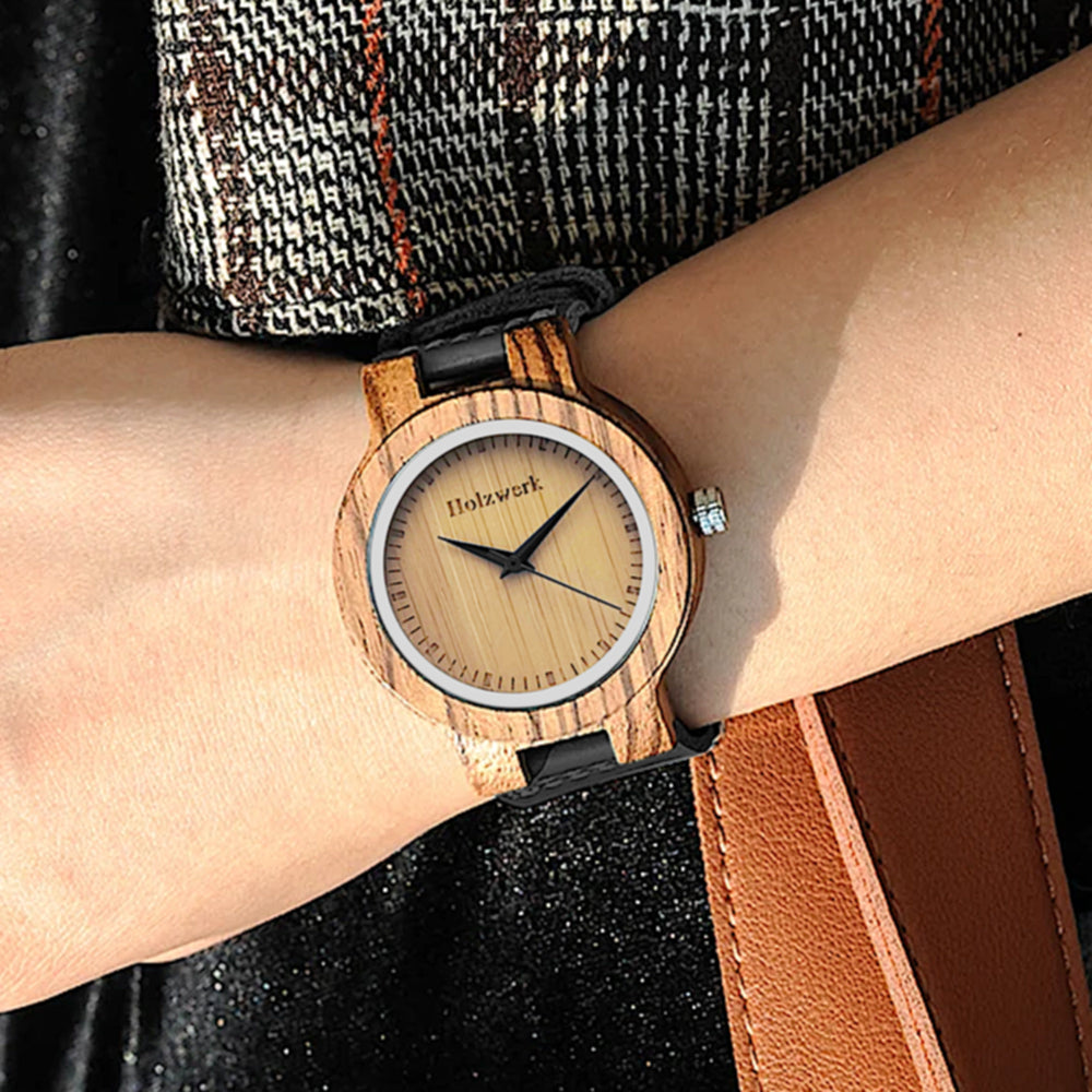 Holzwerk SINA BLACK Damen Quarzuhr aus Holz mit beigem Zifferblatt, schwarzem Lederarmband am Handgelenk
