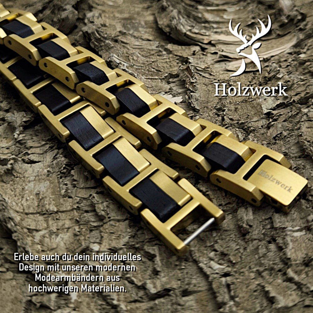 Detailaufnahme der des Holzwerk STAFSEE Armbands aus Ebonyholz und Edelstahl in Gold und Braun mit Gliederdesign und Klappverschluss