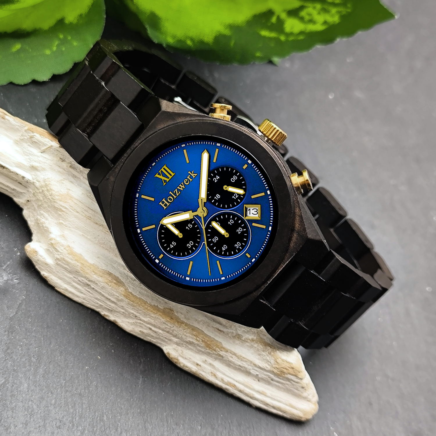 Holzwerk TORGAU Chronographen-Uhr aus Ebony-Holz mit Chronographen, Datumsanzeige und schwarzem Armband, Seitenlage