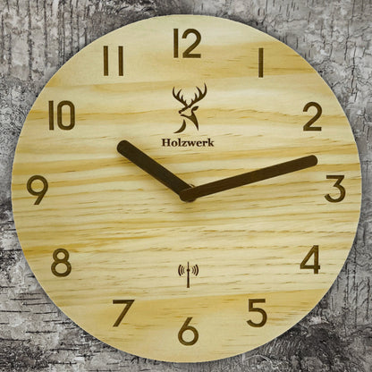 Holzwerk WEILBURG Designer Funk Holz Wanduhr ohne Tick-Geräusche, Moderne Loft Stil Funk Wand Uhr, Funkwanduhr 25 cm Durchmesser, beige, braun, von Vorne