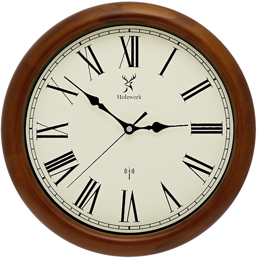 Holzwerk WILDBERG (FUNK) 35 cm robuste Holz-Funk Wanduhr in Beige und Braun aus Vollholz mit römischen Ziffern als Frontansicht